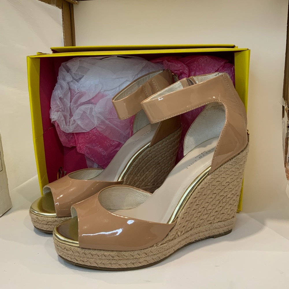 KENNETH COLE Elegant Tan Wedge Sandals